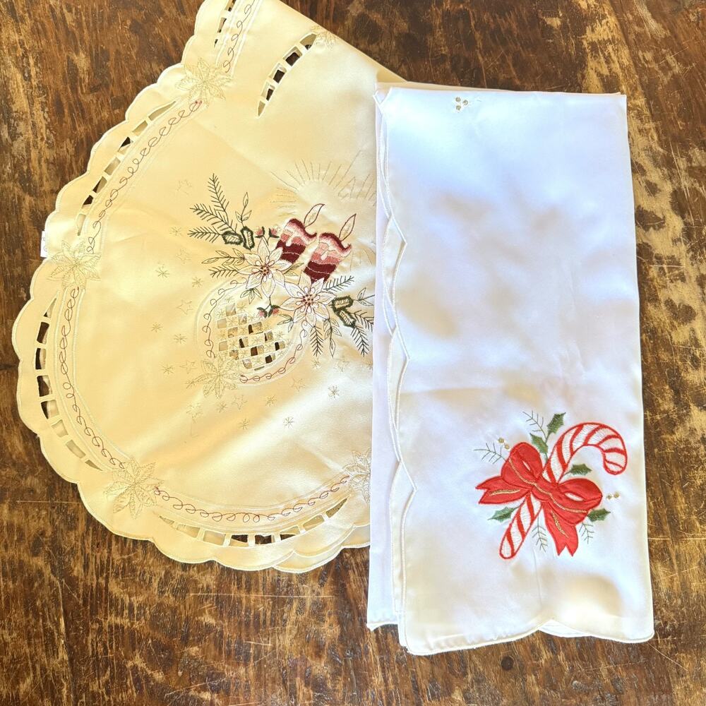 2 Vintage Christmas Winter Table Doily Tablecloth Centerpiece Table Accents